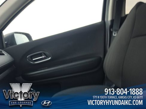 Used 2021 Honda HR-V EX image 26