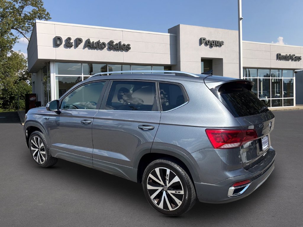 Used 2024 Volkswagen Taos SE FWD image 3