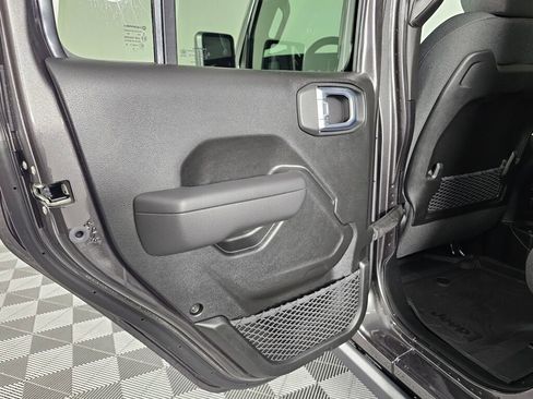 New 2026 Jeep Wrangler Unlimited Rubicon AWD/4WD image 32