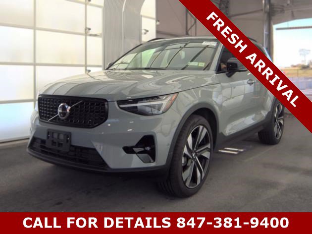Used 2026 Volvo XC40 B5 Plus AWD/4WD image 1