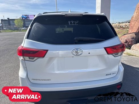 Used 2018 Toyota Highlander XLE image 5