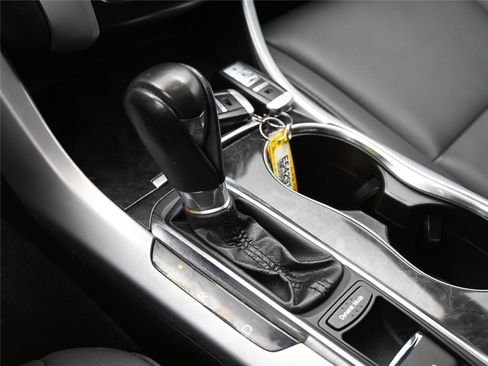 Used 2019 Acura TLX image 5