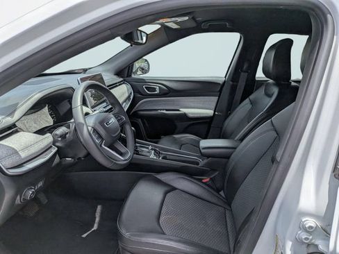 Used 2024 Jeep Compass Latitude AWD/4WD image 19