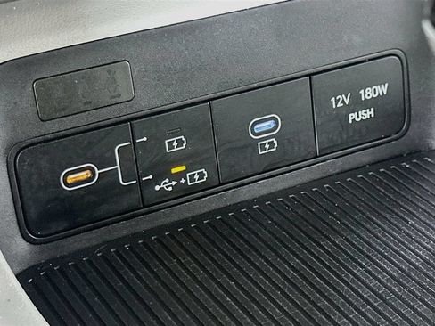 Used 2025 Hyundai Kona SEL FWD image 30