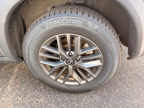 Used 2023 Nissan Rogue S AWD/4WD image 7
