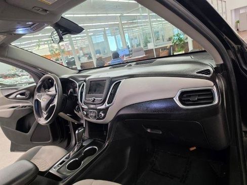 Used 2019 Chevrolet Equinox LS FWD image 8