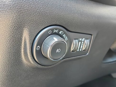 Used 2022 Jeep Compass Limited w/ Elite Group AWD/4WD image 14
