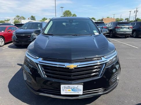 Used 2024 Chevrolet Equinox LT FWD image 2