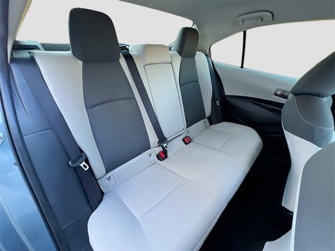 Used 2022 Toyota Corolla LE image 24