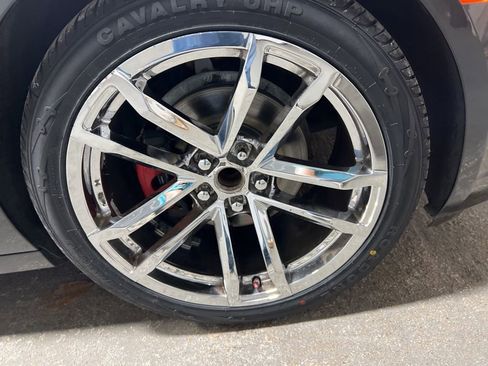 Used 2015 Chevrolet Camaro LT RWD image 40