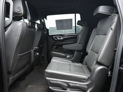 Used 2021 GMC Yukon XL SLT w/ SLT Luxury Plus Package AWD/4WD image 9