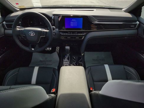 Used 2026 Toyota Camry SE image 17