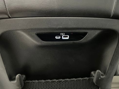Used 2024 Chrysler Pacifica Limited FWD image 18