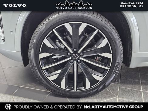 New 2026 Volvo XC90 B6 Plus w/ Protection Package Premier image 28