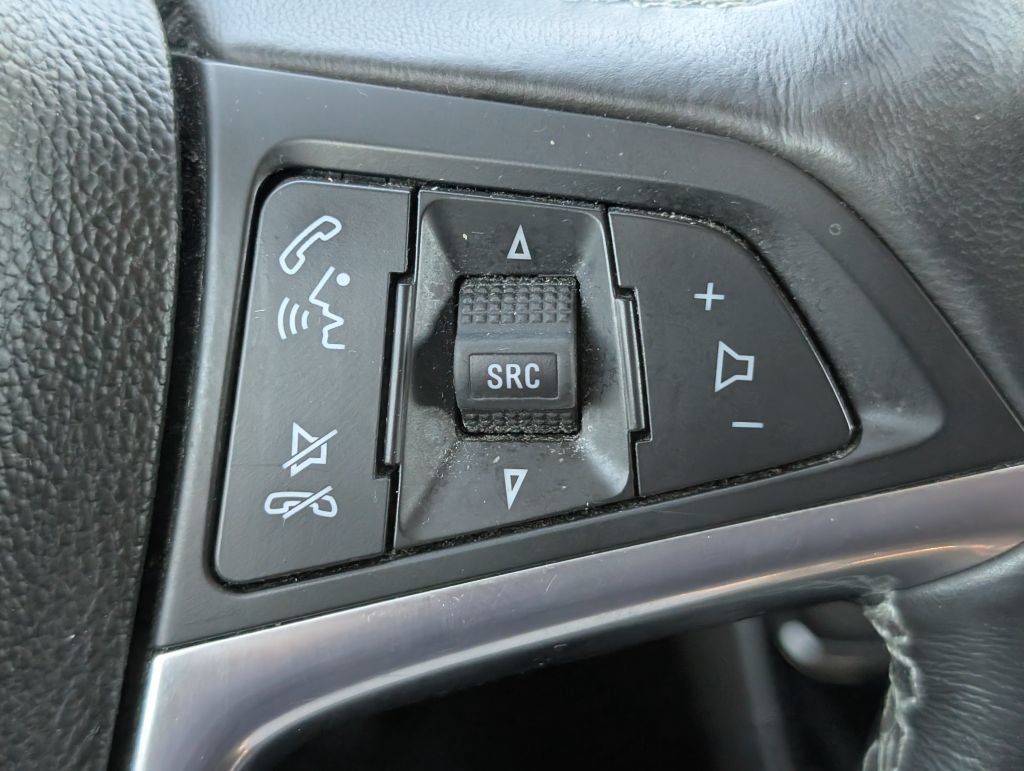 Used 2018 Buick Encore Essence FWD image 15