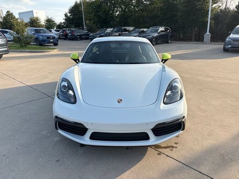 Used 2018 Porsche 718 Cayman RWD image 2