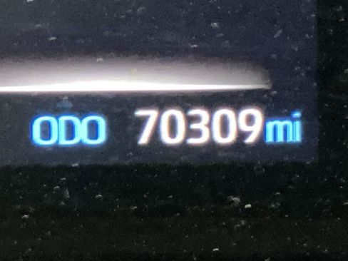 Used 2021 Toyota Sienna XLE FWD image 18