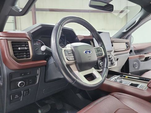 Used 2022 Ford Expedition Limited RWD image 18
