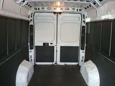 Used 2023 RAM ProMaster 2500 FWD image 13
