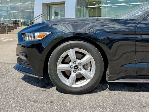 Used 2017 Ford Mustang Coupe RWD image 21