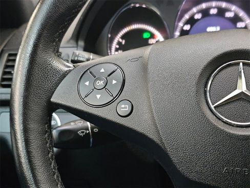 Used 2009 Mercedes-Benz C 300 Sedan image 31