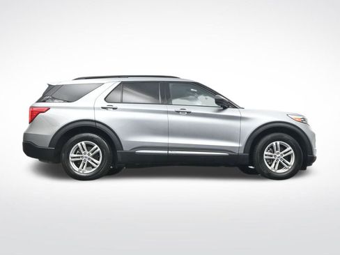 Used 2024 Ford Explorer XLT image 35