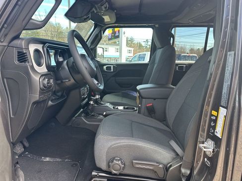 New 2026 Jeep Gladiator Sport image 10