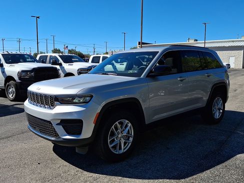 New 2025 Jeep Grand Cherokee Laredo X image 4