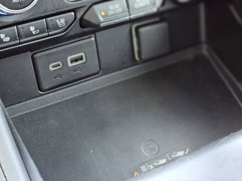 Used 2021 GMC Yukon SLT w/ SLT Luxury Plus Package image 25