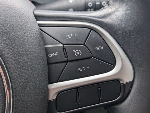 Used 2018 Jeep Compass Latitude w/ Popular Equipment Group FWD image 20