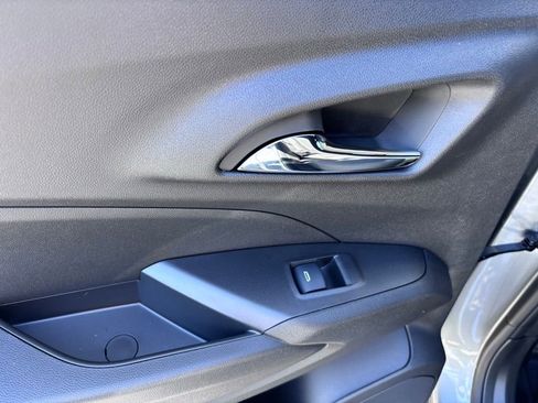 New 2025 Chevrolet Trax LT image 41