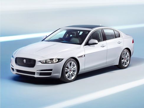 Used 2018 Jaguar XE Prestige AWD/4WD image 1