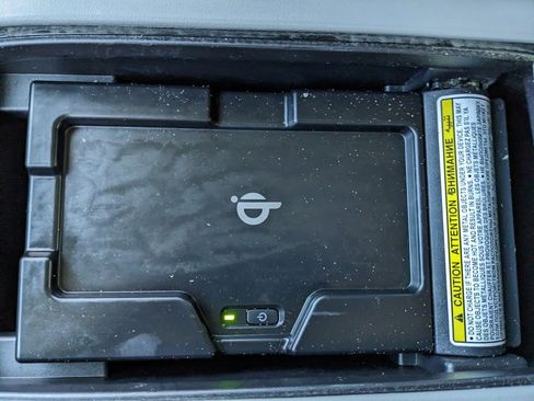 Used 2021 Toyota Highlander XLE image 32