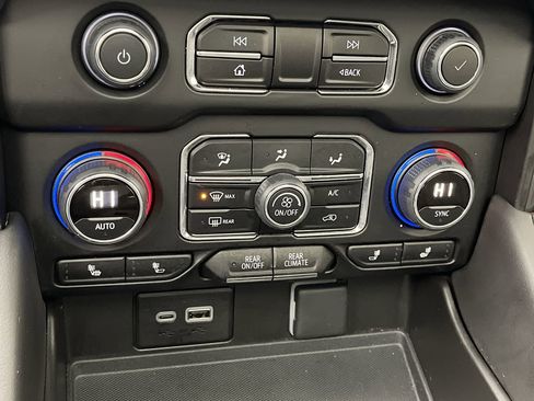 Certified 2024 Chevrolet Suburban RST w/ Luxury Package image 23