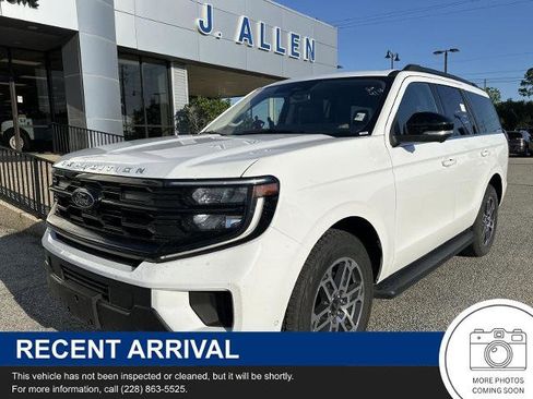 Certified 2025 Ford Expedition Active AWD/4WD image 1