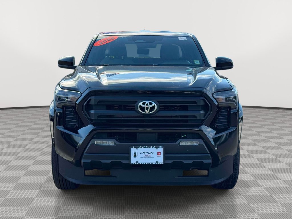 Used 2025 Toyota Tacoma SR5 AWD/4WD image 2