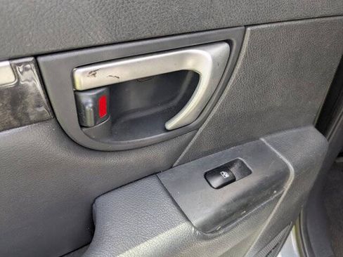 Used 2009 Hyundai Santa Fe Limited FWD image 26