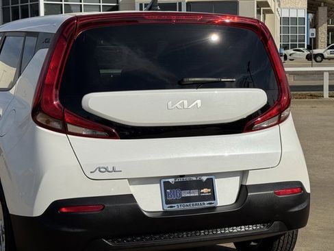 Used 2022 Kia Soul LX w/ Technology Package image 8