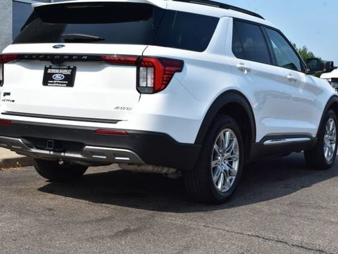 Used 2025 Ford Explorer Active w/ Active Comfort Package AWD/4WD image 16