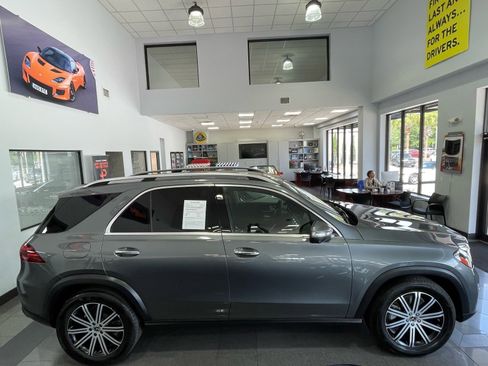 Used 2025 Mercedes-Benz GLE 450e 4MATIC w/ Winter Package image 6