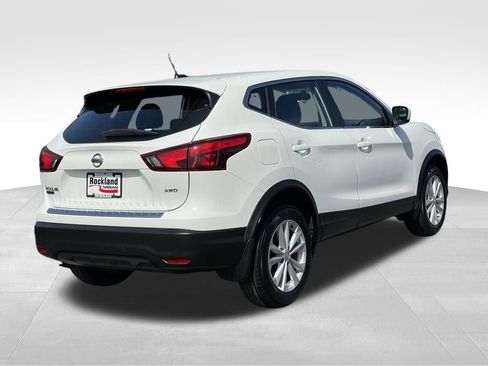 Used 2018 Nissan Rogue Sport S w/ S Appearance Package AWD/4WD image 4