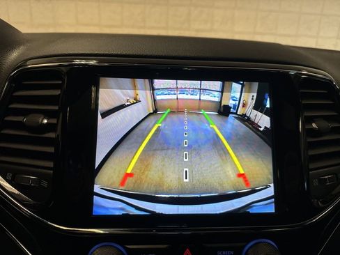 Used 2019 Jeep Grand Cherokee Limited image 12