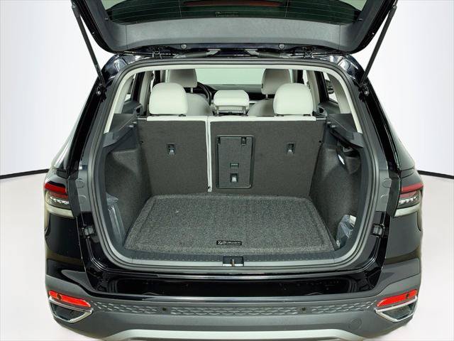 New 2026 Volkswagen Taos SE AWD/4WD image 26