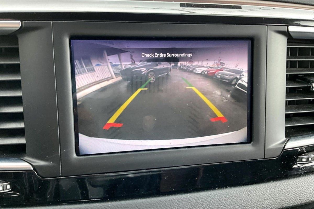 Used 2023 Chrysler Voyager LX FWD image 21