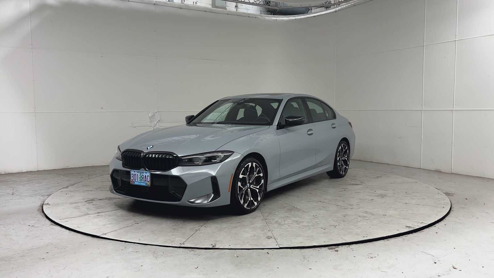 Used 2026 BMW 330i xDrive Sedan w/ M Sport Package AWD/4WD image 9