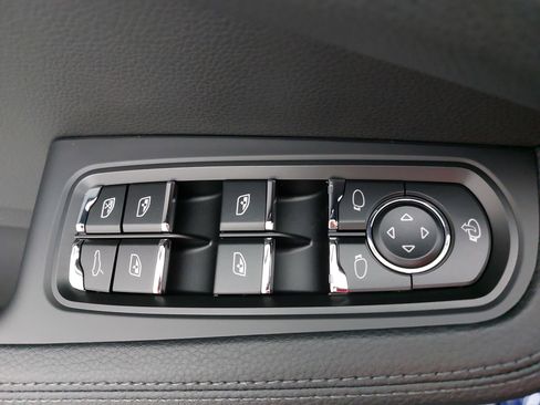 New 2026 Porsche Macan image 30