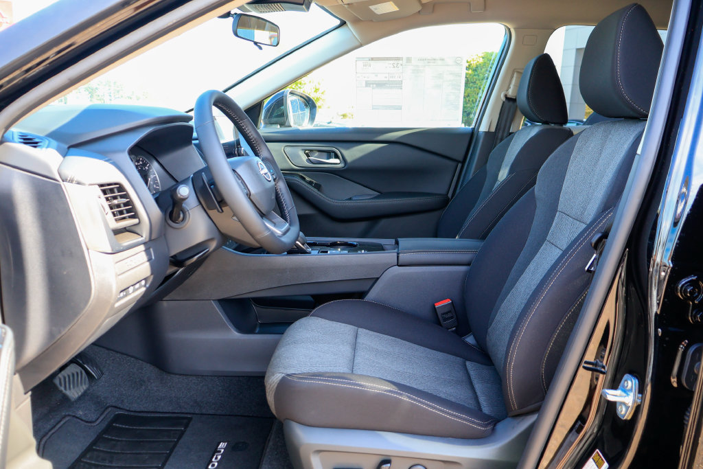 New 2026 Nissan Rogue SV FWD image 7