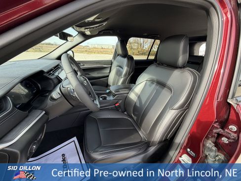 Used 2025 Jeep Grand Cherokee Limited image 18