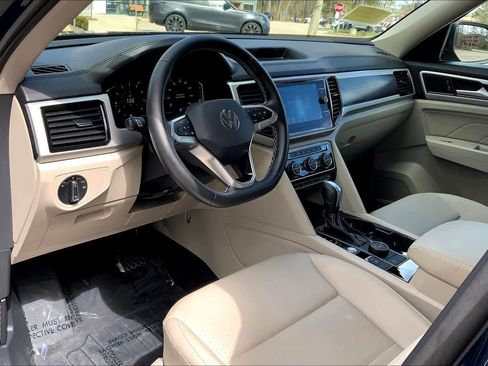 Used 2023 Volkswagen Atlas SE w/ Panoramic Sunroof Package AWD/4WD image 17