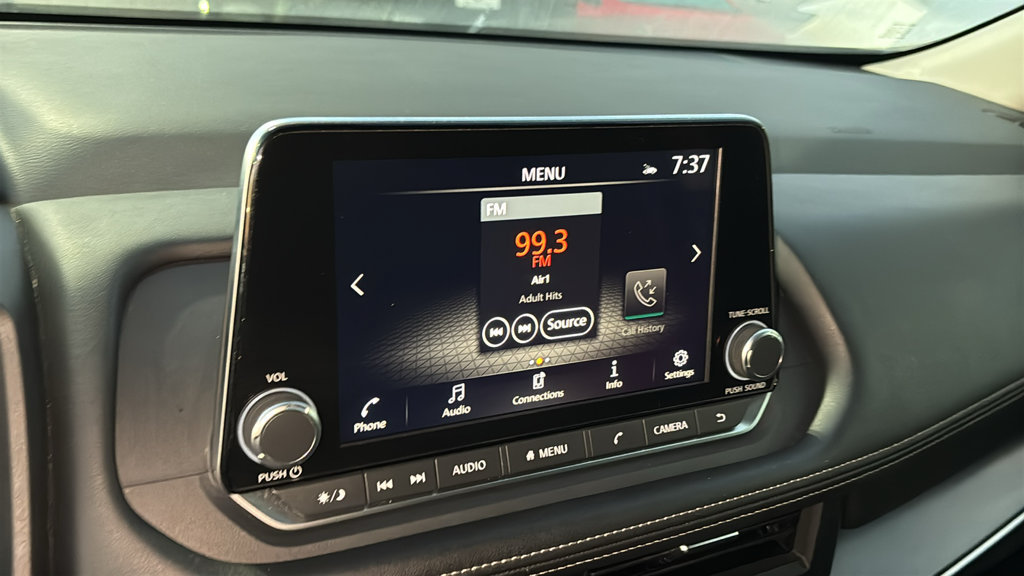 Used 2025 Nissan Rogue SV FWD image 18